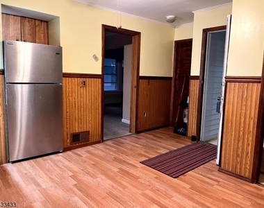 30 Fowler St - Photo Thumbnail 9