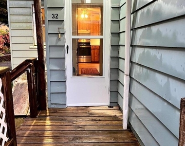 30 Fowler St - Photo Thumbnail 5