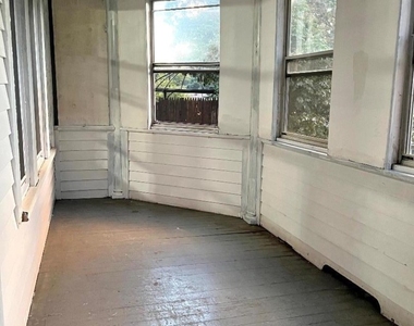 30 Fowler St - Photo Thumbnail 15