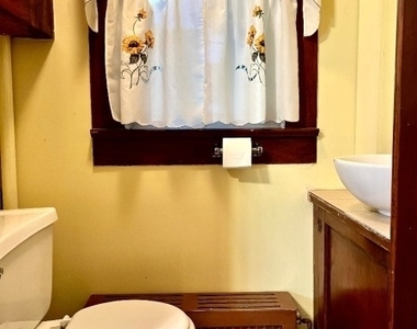 30 Fowler St - Photo Thumbnail 8