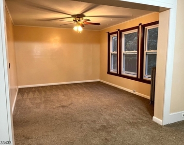 30 Fowler St - Photo Thumbnail 12