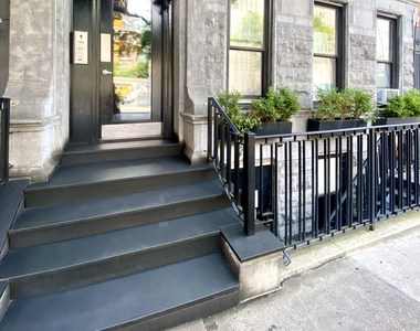 East 83rd Street - Photo Thumbnail 8