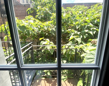East 83rd Street - Photo Thumbnail 6