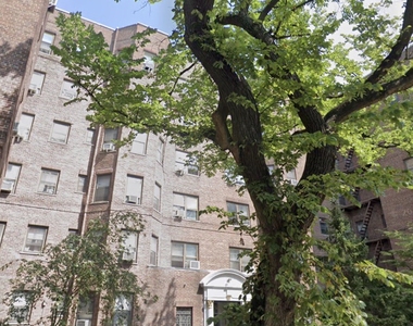 61-40 Saunders St - Photo Thumbnail 5