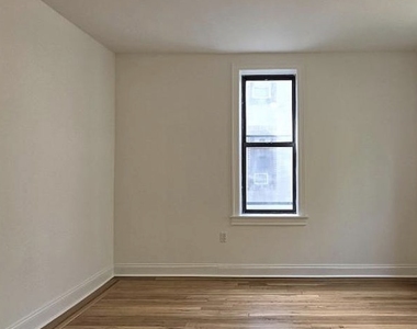 61-40 Saunders St - Photo Thumbnail 1