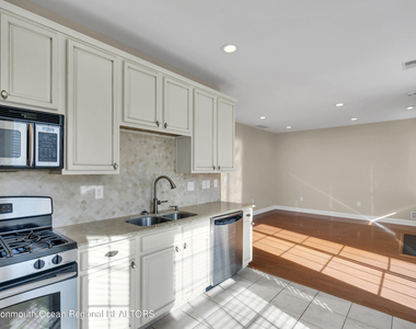 143 Shinnecock Drive - Photo Thumbnail 12