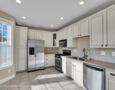 143 Shinnecock Drive - Photo Thumbnail 10