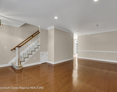 143 Shinnecock Drive - Photo Thumbnail 6