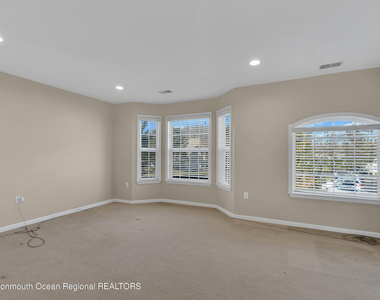 143 Shinnecock Drive - Photo Thumbnail 15