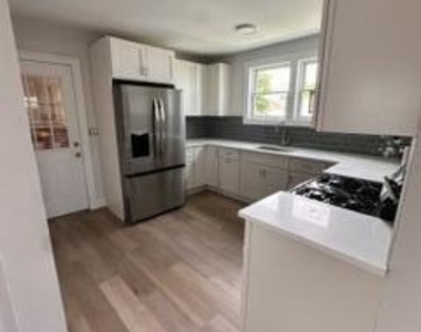 1721 River Road - Photo Thumbnail 11