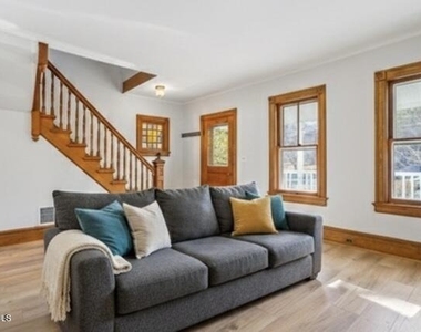 555 Cedar Avenue - Photo Thumbnail 1
