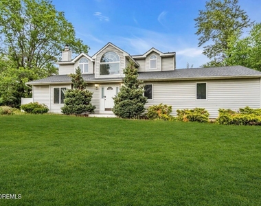 1112 Larchmont Street - Photo Thumbnail 2
