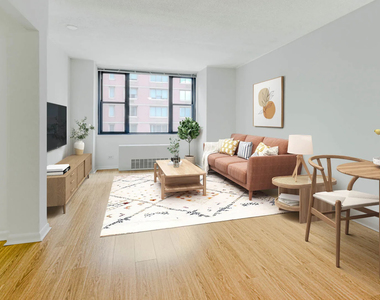East 40th Street - Photo Thumbnail 3