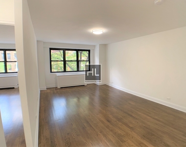 E 16 St - Photo Thumbnail 1
