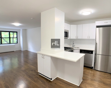E 16 St - Photo Thumbnail 2
