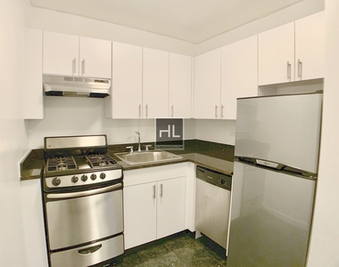 E 16 St - Photo Thumbnail 3