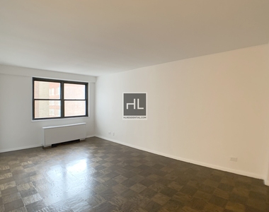 E 16 St - Photo Thumbnail 1
