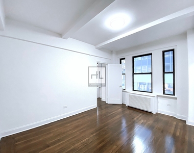 East 46th Street - Photo Thumbnail 2