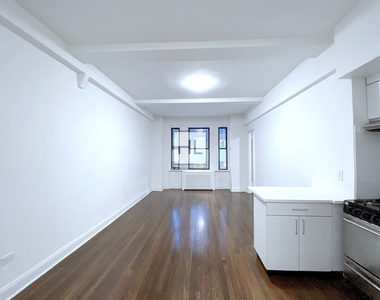 East 46th Street - Photo Thumbnail 1