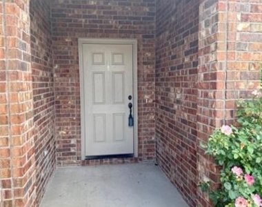 204 Flower Ridge Drive - Photo Thumbnail 1