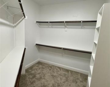 204 Flower Ridge Drive - Photo Thumbnail 23