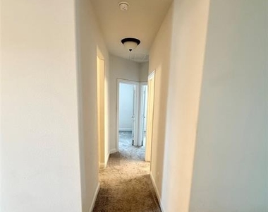 204 Flower Ridge Drive - Photo Thumbnail 7