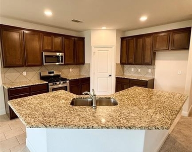 204 Flower Ridge Drive - Photo Thumbnail 13