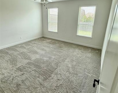 204 Flower Ridge Drive - Photo Thumbnail 21