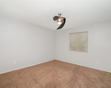 1908 Wood Crest Drive - Photo Thumbnail 16