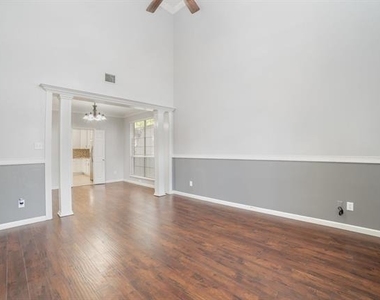 1908 Wood Crest Drive - Photo Thumbnail 6