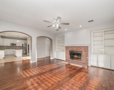 1908 Wood Crest Drive - Photo Thumbnail 8