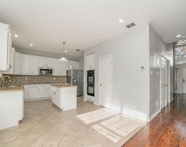 1908 Wood Crest Drive - Photo Thumbnail 4