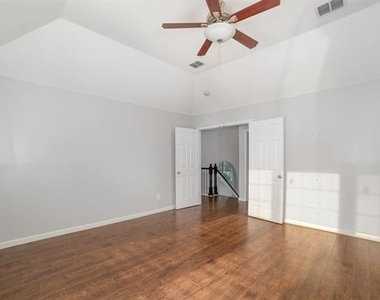 1908 Wood Crest Drive - Photo Thumbnail 19