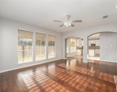 1908 Wood Crest Drive - Photo Thumbnail 11
