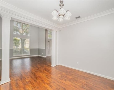 1908 Wood Crest Drive - Photo Thumbnail 13
