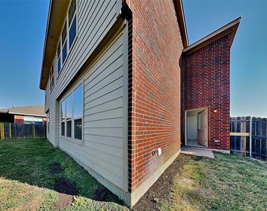 2707 Whisper Court - Photo Thumbnail 16