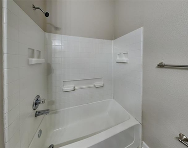 2707 Whisper Court - Photo Thumbnail 9