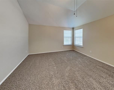 2707 Whisper Court - Photo Thumbnail 12