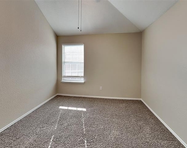 2707 Whisper Court - Photo Thumbnail 13