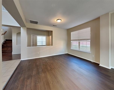 2707 Whisper Court - Photo Thumbnail 5
