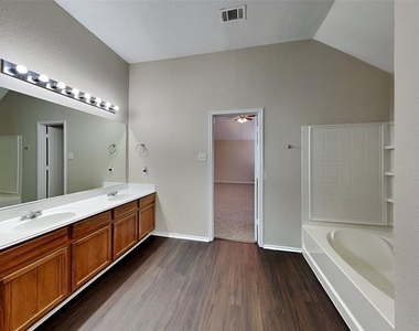 2707 Whisper Court - Photo Thumbnail 15