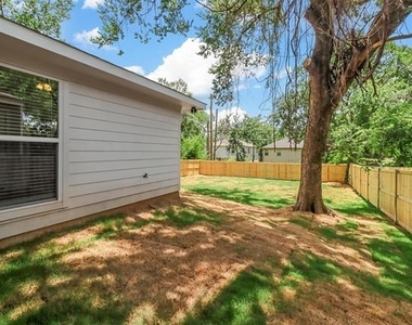 508 W Johnson Street - Photo Thumbnail 13