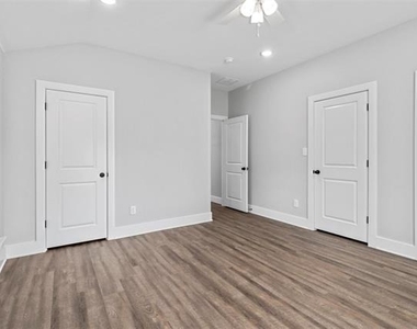 508 W Johnson Street - Photo Thumbnail 5