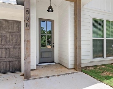 508 W Johnson Street - Photo Thumbnail 12