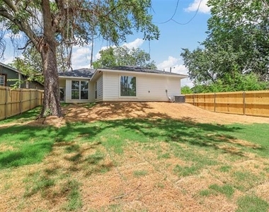508 W Johnson Street - Photo Thumbnail 14