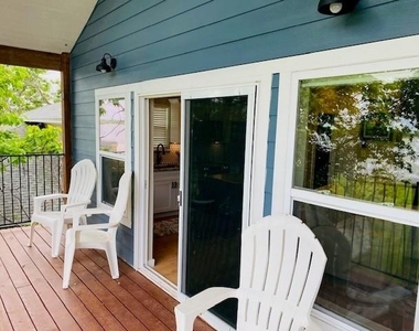 922 Cove Trail - Photo Thumbnail 4