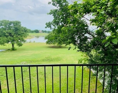 922 Cove Trail - Photo Thumbnail 17