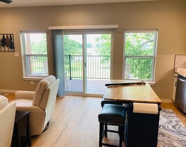 922 Cove Trail - Photo Thumbnail 21
