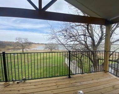 922 Cove Trail - Photo Thumbnail 6