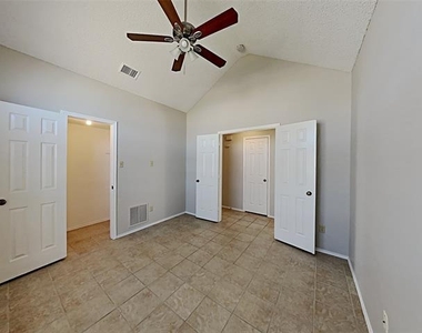 815 Mccomb Lane - Photo Thumbnail 11
